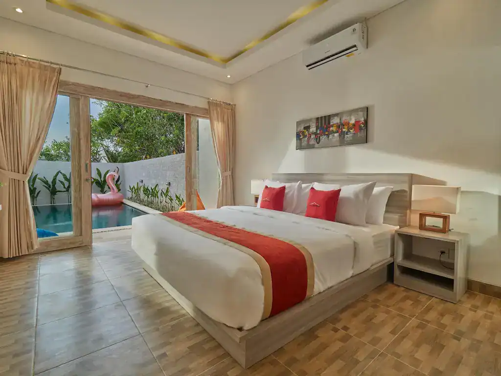View of a King Room overlooking the pool at the Tempekan Nyang Nyang Hotel in Uluwatu